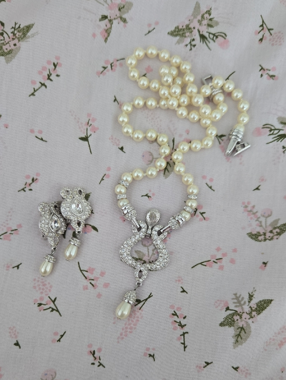 Elegant Pearl and Crystal Pendant Necklace with Matching Earrings - Cream